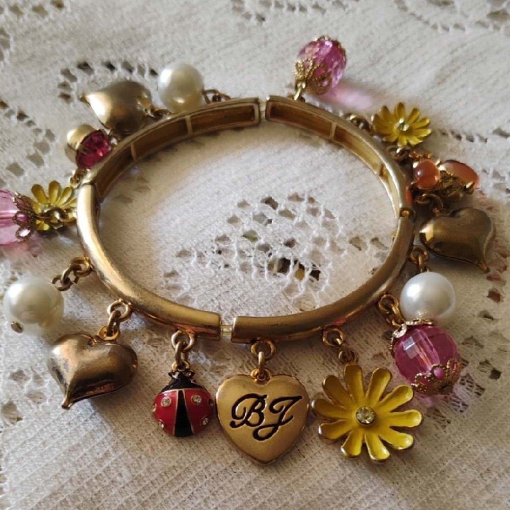 Vintage Betsy Johnson Nature Charm Jimgle Sound Bracelet